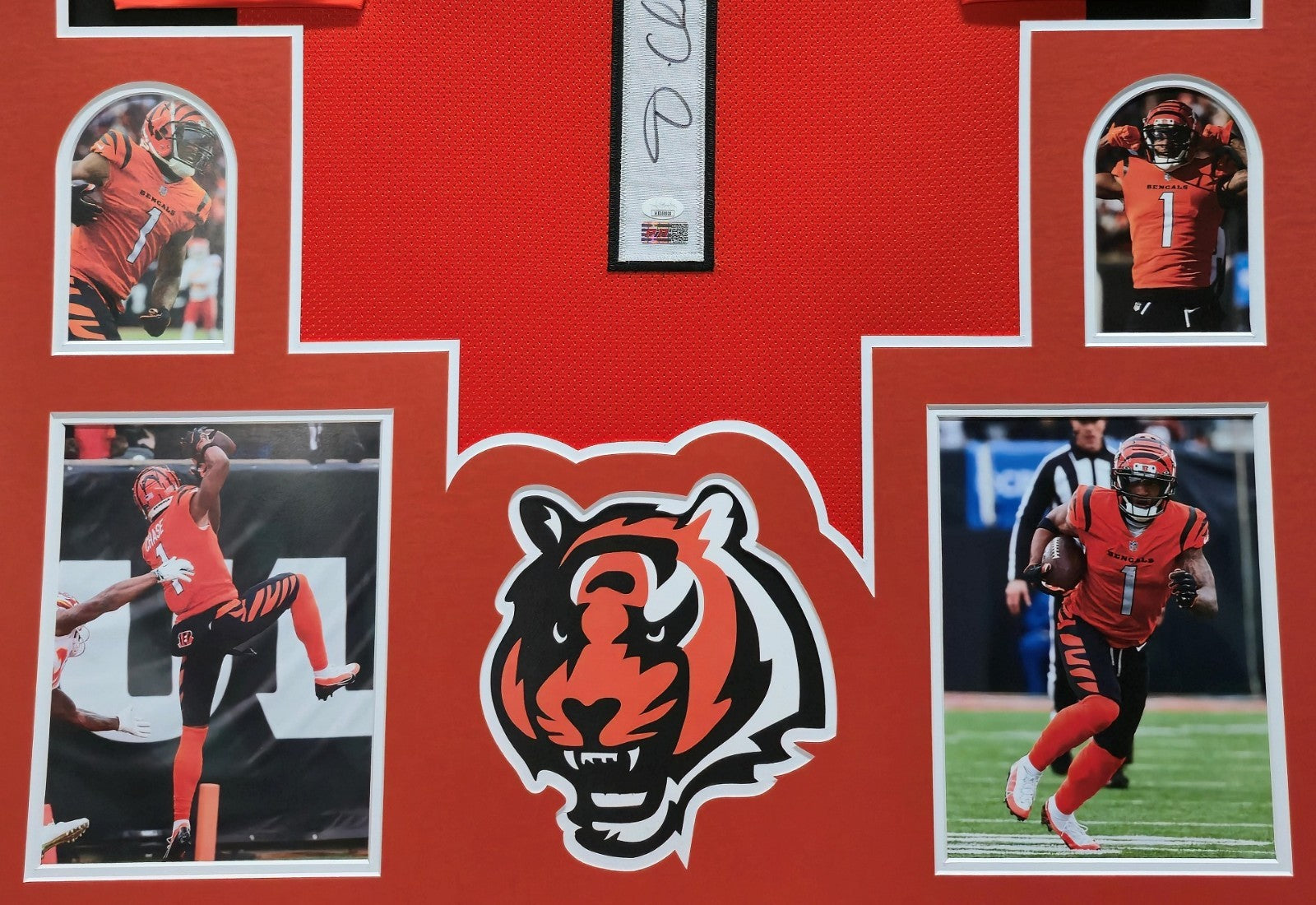 Autographed Framed Cincinnati Bengals Jamarr Chase Jersey JSA