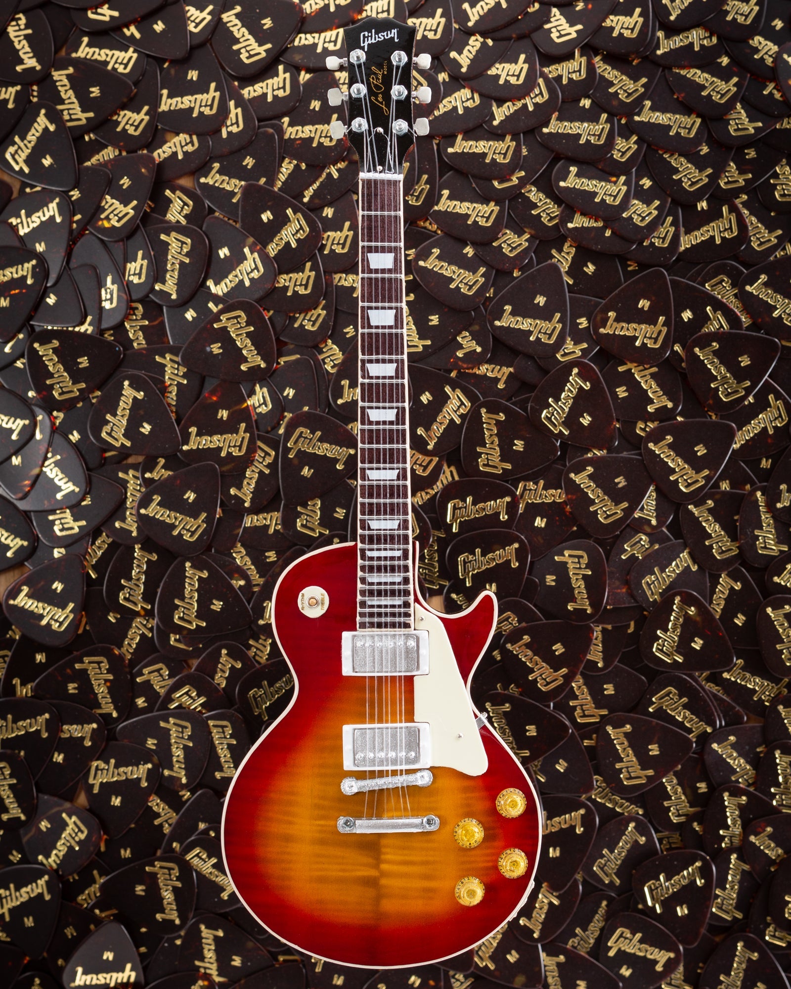 Famous Set of 2 Classic Gibson Mini Guitar Replicas