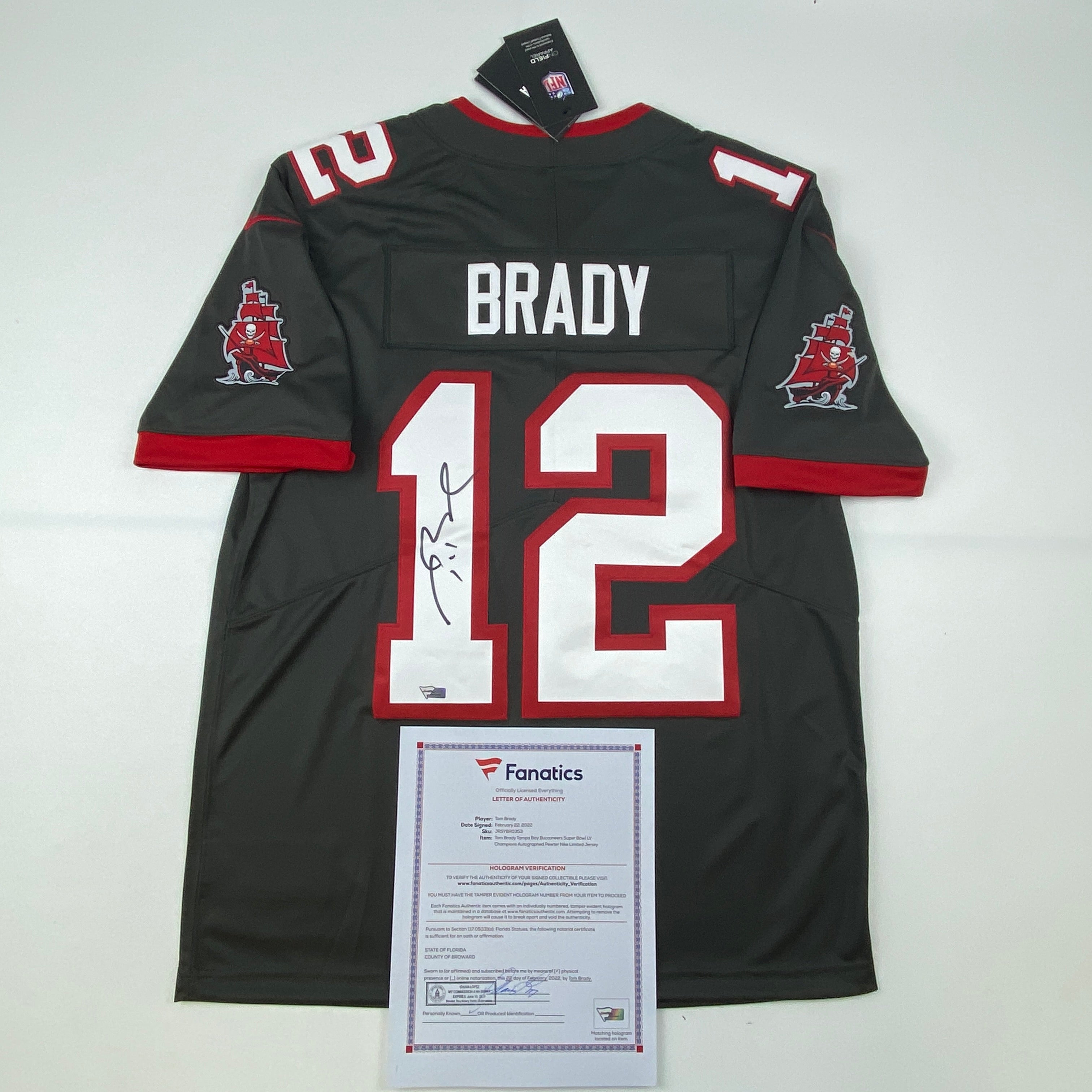 Autographed Tom Brady Tampa Bay Buccaneers Pewter Grey Authentic Nike Limited Football Jersey