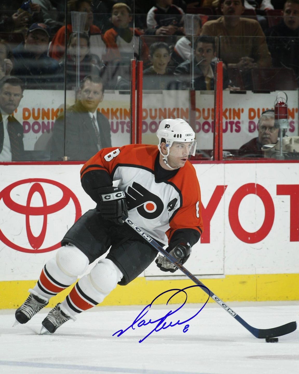 Autographed Mark Recchi in Action Philadelphia Flyers 16" x 20" Hockey Photo