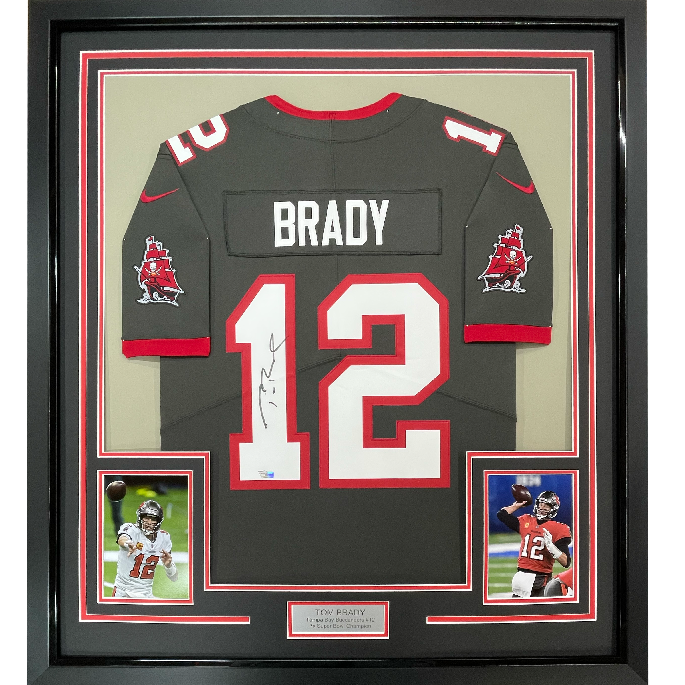 Autographed Tom Brady 35x39 Tampa Bay Buccaneers Pewter Grey Authentic Nike Limited Football Framed Jersey